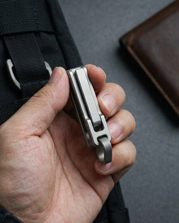 Titanium Bite Clip：A powerful clip keychain,Clamp everywhere