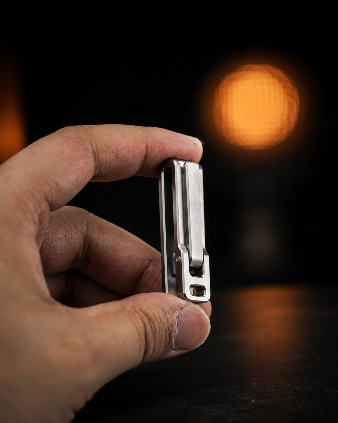Titanium Bite Clip：A powerful clip keychain,Clamp everywhere